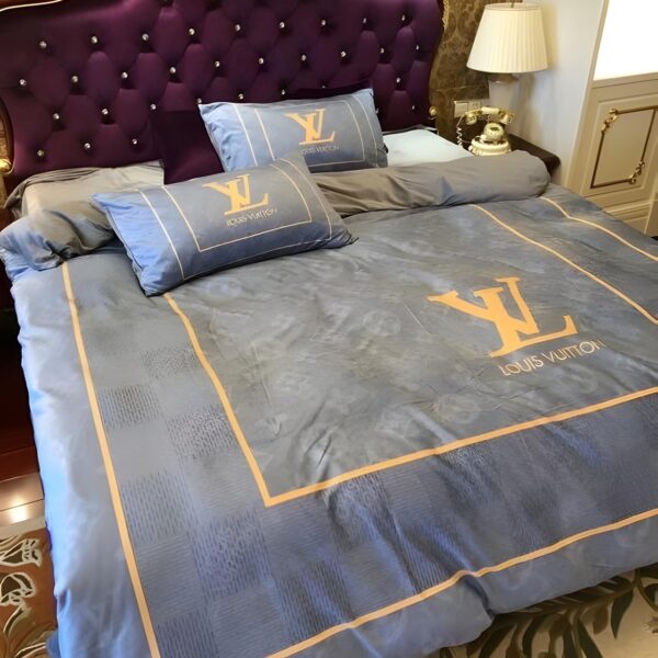 Louis Vuitton Bedding Set - TB491