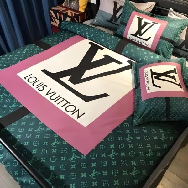 Louis Vuitton Bedding Set - TB494