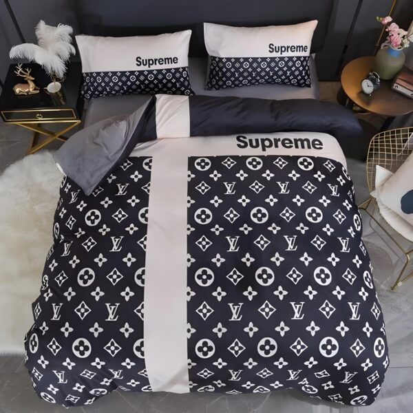 Louis Vuitton Bedding Set - TB495