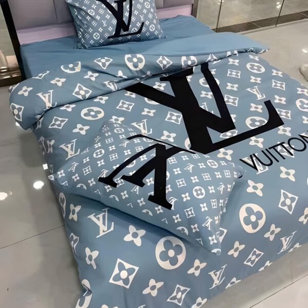 Louis Vuitton Bedding Set - TB496