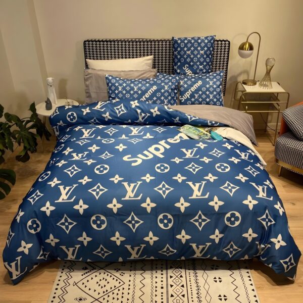 Louis Vuitton Bedding Set - TB537